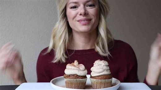 Paleo pumpkin cupcakes mukbang!