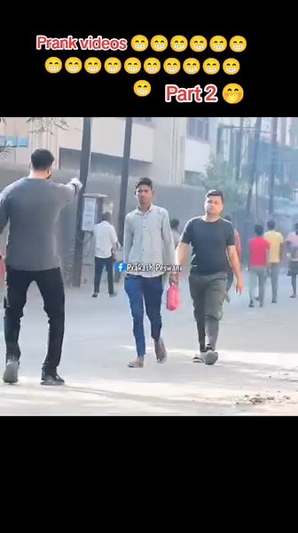 شرارتی ویڈیوز: وڑا پاؤ کی تلاش میں