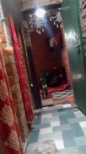 Kiran Vlog 03 on Instagram: "जी देखिए अभी अभी इनकी सरबिसिग हुयी है घर मे #kamedi #video 🤪😅😅"