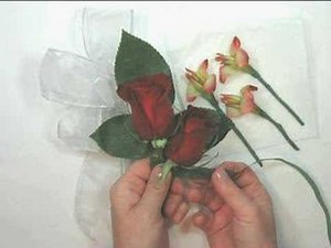How To Make Corsages In 5 Easy Steps
