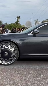 Infiniti FX on 26’s and Chrysler 300 on 26” DUB floaters