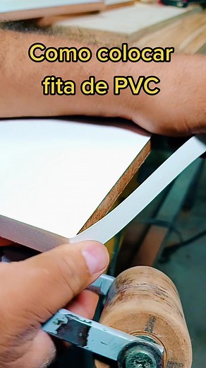 Como colocar fita de PVC em móveis planejados