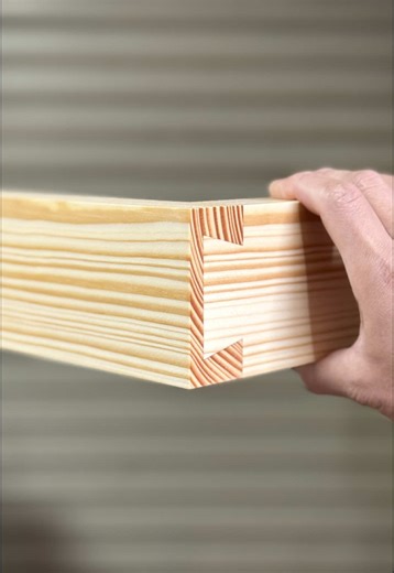 Creating a Large Half-Dovetail Joint in Woodworking