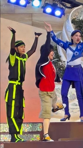 ベイマお兄さんのハレハレを邪魔するヒロ ヒロを抱っこするベイマックスダンサーお兄さん 仲良し◎ 3ステ ダンス・ザ・グローブ！2026/02/22 #ディズニーダンサー #ダンスザグローブ