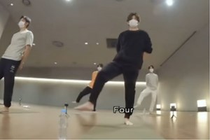 International Yoga Day 2022: This Throwback Yoga Video of BTS Band Members is a Treat For ARMY- Watch