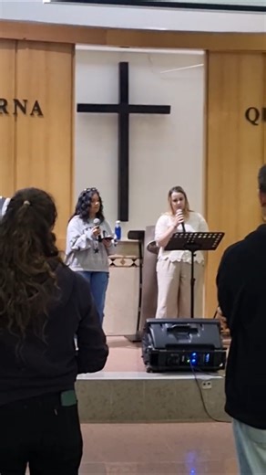 Jóvenes Iglesia Buen Pastor Madrid - Alabanza.