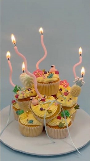 How to make a Birthday Cupcake Stack | Tropical Summer Party themed tutorial | Wavy candle hack 🍍🧁