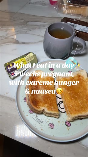 What I eat in a day at 5 weeks pregnant 🍽️ — aka my stomach thinks it’s in a food competition 😂 The nausea and hunger combo is wild right now… one minute I’m gagging, the next I’m raiding the fridge like I haven’t eaten in weeks. I had hyperemesis last time so I’m just taking each day as it comes and eating whatever I can, whenever I can 🫣 Normally I’m a 2-meal-a-day kind of girl but this baby clearly didn’t get the memo 😅 pregnancy cravings, hormones, fatigue and all that fun early pregnanc