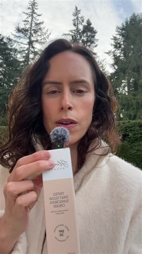 We spend a lot of time fixing skin. Not enough time protecting it. UV damage is cumulative, daily sunscreen matters. ✨ #spf #tintedspf #sunscreen #madeincanada #skineducation