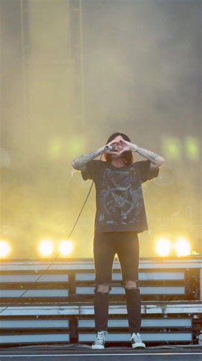 Sleeping With Sirens - If I’m James Dean, You’re Audrey Hepburn (Live)