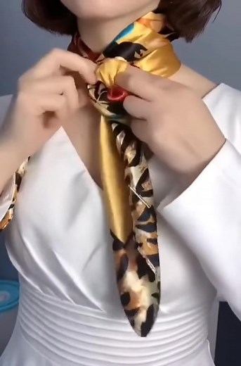 #scarf #scarfstyles #scarftutorial #foryou #scarfhack #scarftie #fy #scarftransformation | Fix by me