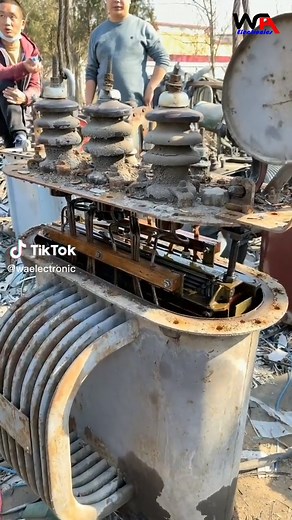 Oil Filled Transformer Unboxing 😃 😉 ✨️ #Transformer #oilfilledtransformer #oilfilledtransformers #electrictransformer #electrictransformers #electric #electrical #electrician #electricians #electricalwork #electricaltips #electricalengineer #electricalengineering #waelectronics