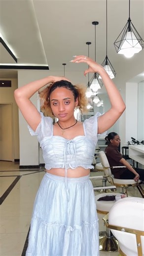 80’s simple look 👀 በትንሹ መሽቶ ስለነበር finalun በደንብ መቅረፅ አለቻልኩም 😩 📞 09-70-89-08-98 አድራሻ🫴🏻 22 አዲሱ ስቴዲየም መስቀለኛዉ ጋር AG Grace አጠገብ The Nest Hotel 3ተኛ ላይ