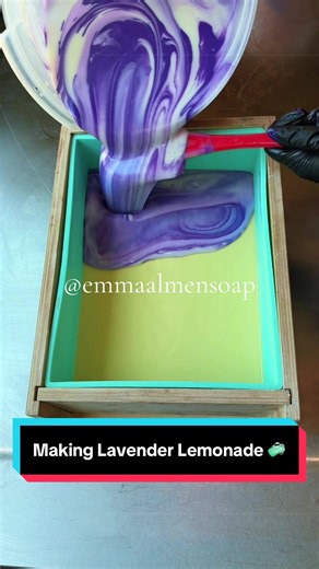 Making Lavender Lemonade Soap! 🍋 #handmadesoap #soap #soapmaking #lavendersoap #soapcutting