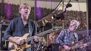 Watch Trey Anastasio Shine On 'Scarlet Begonias' & 'Fire On The Mountain' At Grateful Dead 'Fare Thee Well' Chicago Opener