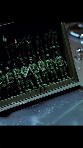 The Plastic Army Comes to Life #moviereview #cuncontv