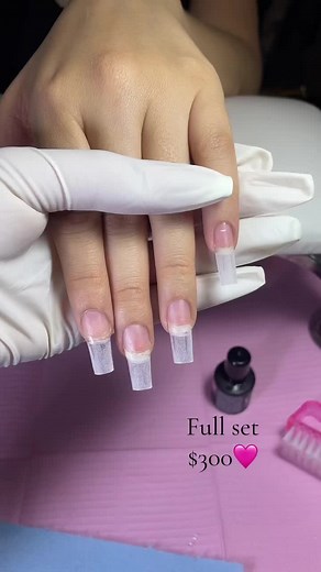 Uñas acrílicas: tendencias 2024 y diseños impresionantes