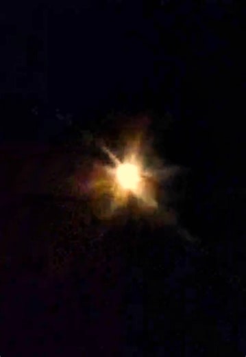 Mistérios de Betelgeuse: a estrela colossal e enigmática