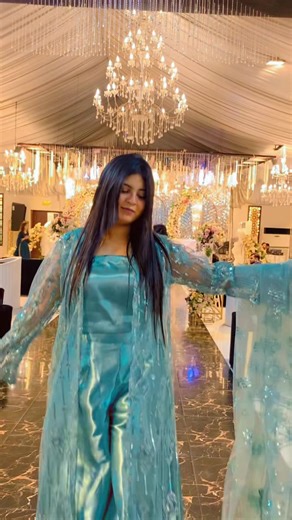 Explore Stylish Dresses: Follow Zoha Khan on Instagram
