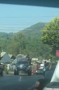 Lo que circula en redes, en este sábado de Gloria en Codembaro, municipio de Tancíntaro, Policías de Michoacán son bañados. No tenemos los derechos de la música | Diario abc de Michoacán