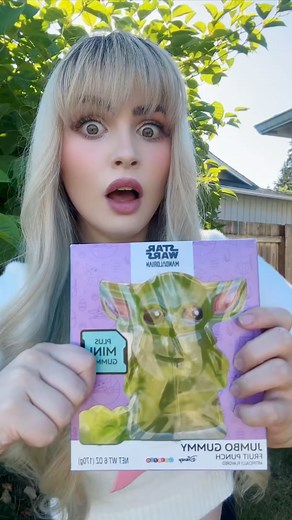 322K views · 27K reactions | GOMITA GIGANTE de BABY YODA!!  | Dipssy | Facebook