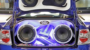 Subwoofer im Auto: Bestseller bei Amazon (2018) - AUTO BILD
