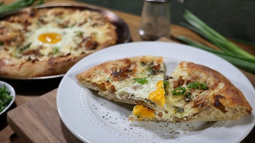 Sausage And Gravy Personal Breakfast Pizza Recipe - Mashed