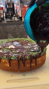 2.5K views · 930 reactions | Dubai Cheesecake Dubai cheesecake❤️ Ingredients: cake base: 200 g biscuits 30 g pistachios 100g melted butter Cream cheese: 500g Guark 40 % fat 500 g cream cheese 250 g whipping cream 3 eggs 2 tsp vanilla extract 180 g sugar 120ml oil 85 g cornstarch180 g kadayit 1 tbsp butter 220g pistachio cream 2 tbsp tahini 100 ml whipping cream 200g milk chocolate170 °c 50 min | Rda Jensen | Facebook