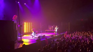 Limp Bizkit live at Berglund Coliseum, Roanoke, VA, USA 04 de Maio de 2022 01 - Dad Vibes 02 - Out of Style 03 - Dirty Rotten Bizkit 04 - Pill Popper / “Baby One More Time by Britney Spears 05 - Thieves (Ministry Cover) 06 - Rollin' (Air Raid Vehicle) 07 - My Generation 08 - Livin' It Up 09 - Nookie 10 - Full Nelson 11 - Gold Cobra 12 - Re-Arranged 13 - Killing The Name (RATM Cover) 14 - Hot Dog 15 - My Way 16 - Take a Look Around 17 - Break Stuff 🎥 @demonoiz78 #limpbizkit #limpbizkitbrasil #fr