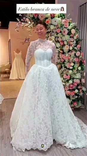 Snow White dress at a wedding: dream or extravagance? 🍎🍎🍎🍎 #snowwhite #disney #bride