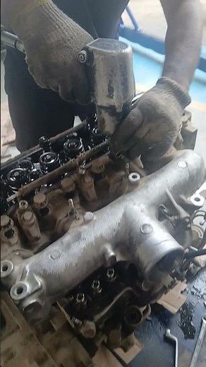 how to remove cylinder head bold #isuzumechanic
