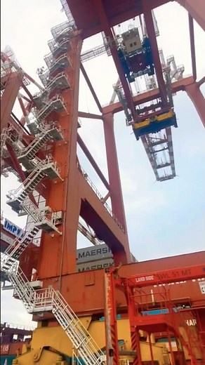 Container Crane Operations at Port #craneoperator #containerterminal #containerhandling