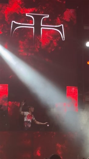 Fantasm dance moves @Fantasm #techno #hardtechno #R2