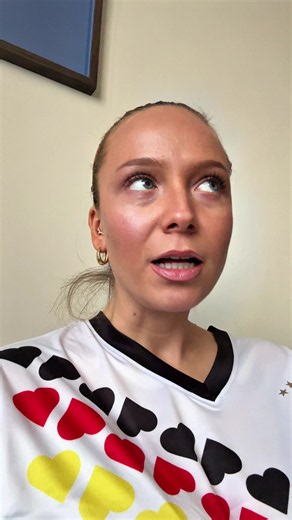 Anzeige/ der Sommer wird fußballig & ihr könnt euch am 27.05 schonmal ausstatten mit dem @EDEKA Fan-Shirt 🤝 das bekommt ihr kostenlos ab einem Einkaufswert von 50€ dazu 🌟💞 @dfb *Je Kund:in ein Fan-Shirt. Nur solange der Vorrat reicht. Ein kostenloses Fan-Shirt pro Einkauf und ab 50 € Einkaufswert, nur in teilnehmenden EDEKA-Märkten und solange der Vorrat reicht. Ausgenommen sind: Pfand, Leergut, Tabakwaren, Eduscho/Tchibo, Lotto/Toto, Gutschein- und Guthabenkarten, Telefonkarten sowie Pre- un