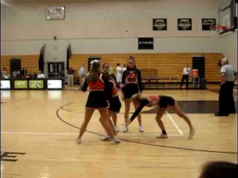 AMAZING! Cheerleading stunt