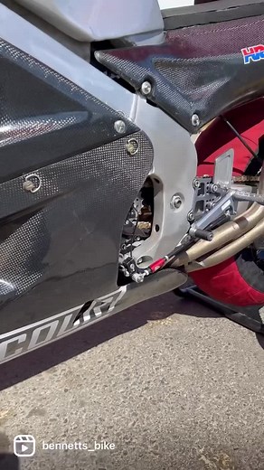 154K views · 2.6K reactions | A quick tour around Lee Johnston Racing’s #ClassicTT #Honda RC45  | Bennetts | Facebook