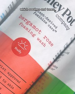 It's time to prioritize your vaginal wellness! The Honey Pot's Wash cleanses your intimate areas without messing up your pH. It's soothing, hydrating and leaves you feeling fresh all day. ✨ Made by humans with vaginas, for humans with vaginas 🌿 Plant-derived 🙌 No added parabens, dioxides or sulfates Give your vagina the care it deserves 👇 | The Honey Pot Company