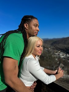 When DC seeks God before making the BIGGEST descion of his life! #God #Jesus #Jesusispoppin #Jesusbeenpoppin #kountrywayne #letthatsizzleinyourspirit #helpisontheway #love #ericapinkett | Kountry Wayne