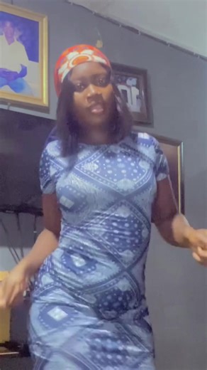M not your mate because you carry four ppl breast for chest na once I weak 😂😂😂😂😂