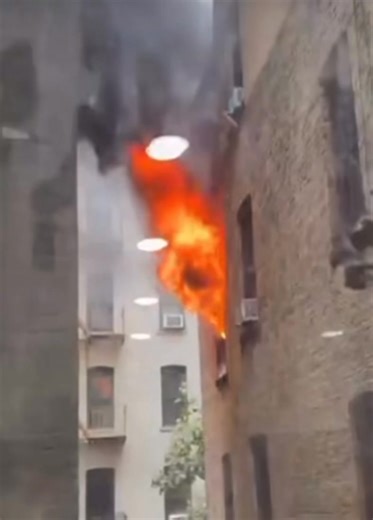 10-75 box 1039 755 Eastern Pkwy Fire on the 3rd floor of a 4 story | SQUAD CO.1