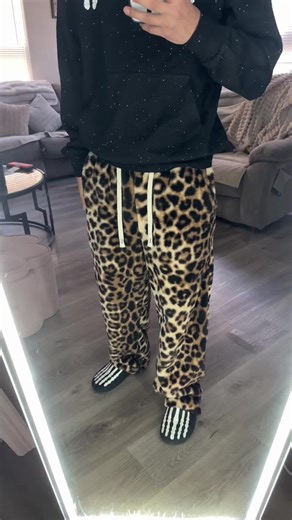 Leapord print pants #fyp #tiktokshop #tiktokshopmademebuyit