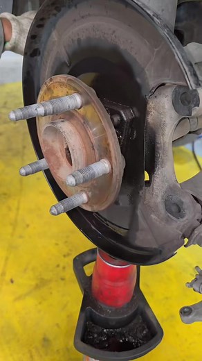 rear hub bearing replaced #diy #losangeles #usa🇺🇸 #diy #rotors #brakes #brakepads | Auto tech