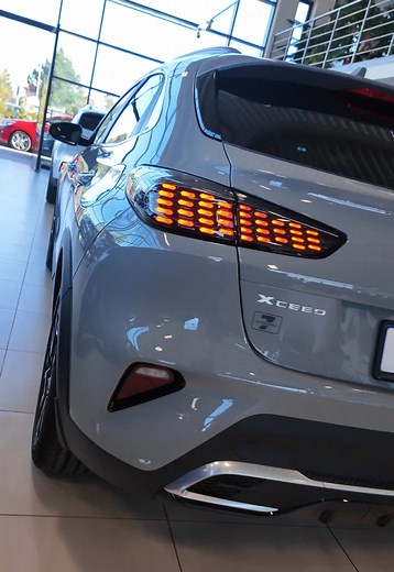 Kia XCEED 1.6 T-GDI: A Stunning Crossover In Wolf Grey