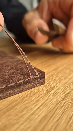 49K views · 310 reactions | Finishing the thread ends of a handmade leather wallet _wallet _asmr #leadhershows #Leadhar #leathercraft | Leather Show | Facebook