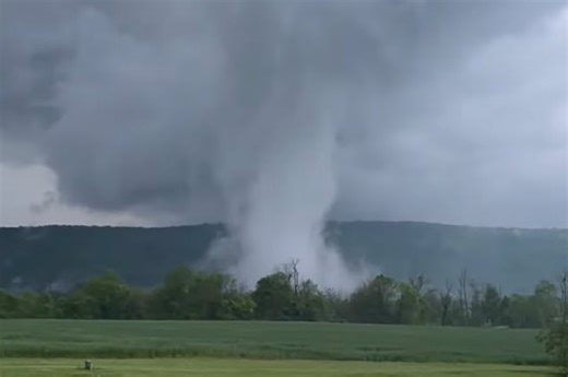 Scary-looking cloud isn't a tornado but a benign 'scud vacuum'