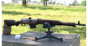 A look at the very beefy 8mm Mauser Egyptian Hakim battle rifle (VIDEO)