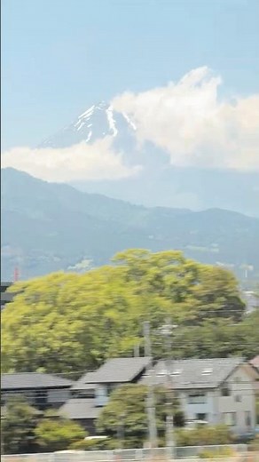 High Speed Train Ride on the Japanese Shinkansen with views of Mt Fuji.
