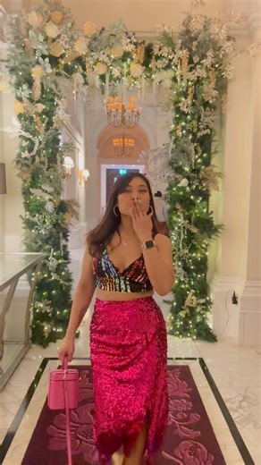 Happy Friday KesayanganKu💖 🤍Be Kind 🤍Be Happy 🤍Be You Semangat Juma’t Menuju Akhir Pekan Kesayanganku ♥️ #Vivianelvidge #reelsjangkauanluas #fridayvibes #LetsGrowTogether | Vivian Elvidge