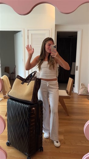 #ad A @united girly through and through @chase @unitedcards #ChasePartner #UnitedPartner #UnitedCards Member FDIC | Chase