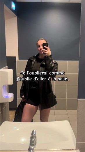 🧏🏻‍♀️ #impossible #gym #gymgirl #gymtok #pourtoi